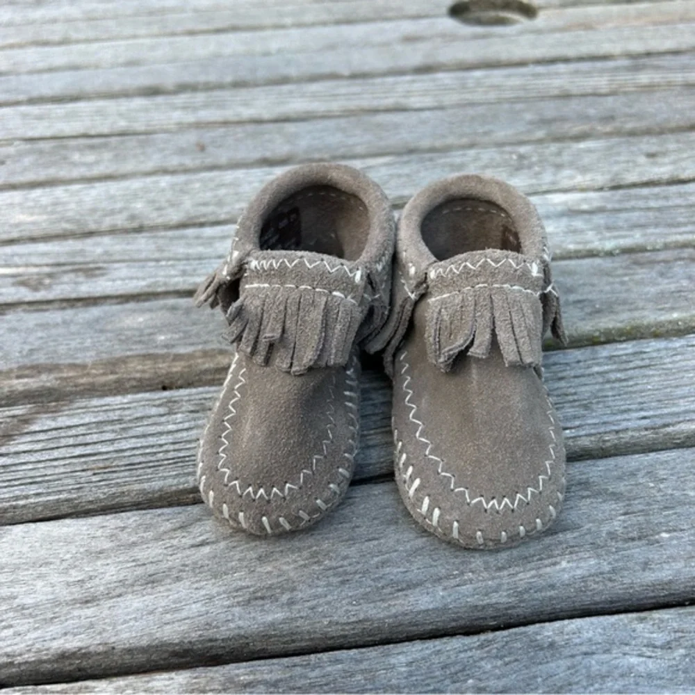 Infant Suede Minnetonka‎ Riley Bootie - size 2